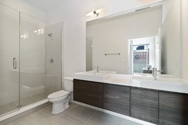 furnished living room at 858 Franklin Apartments at 858 North Franklin St.