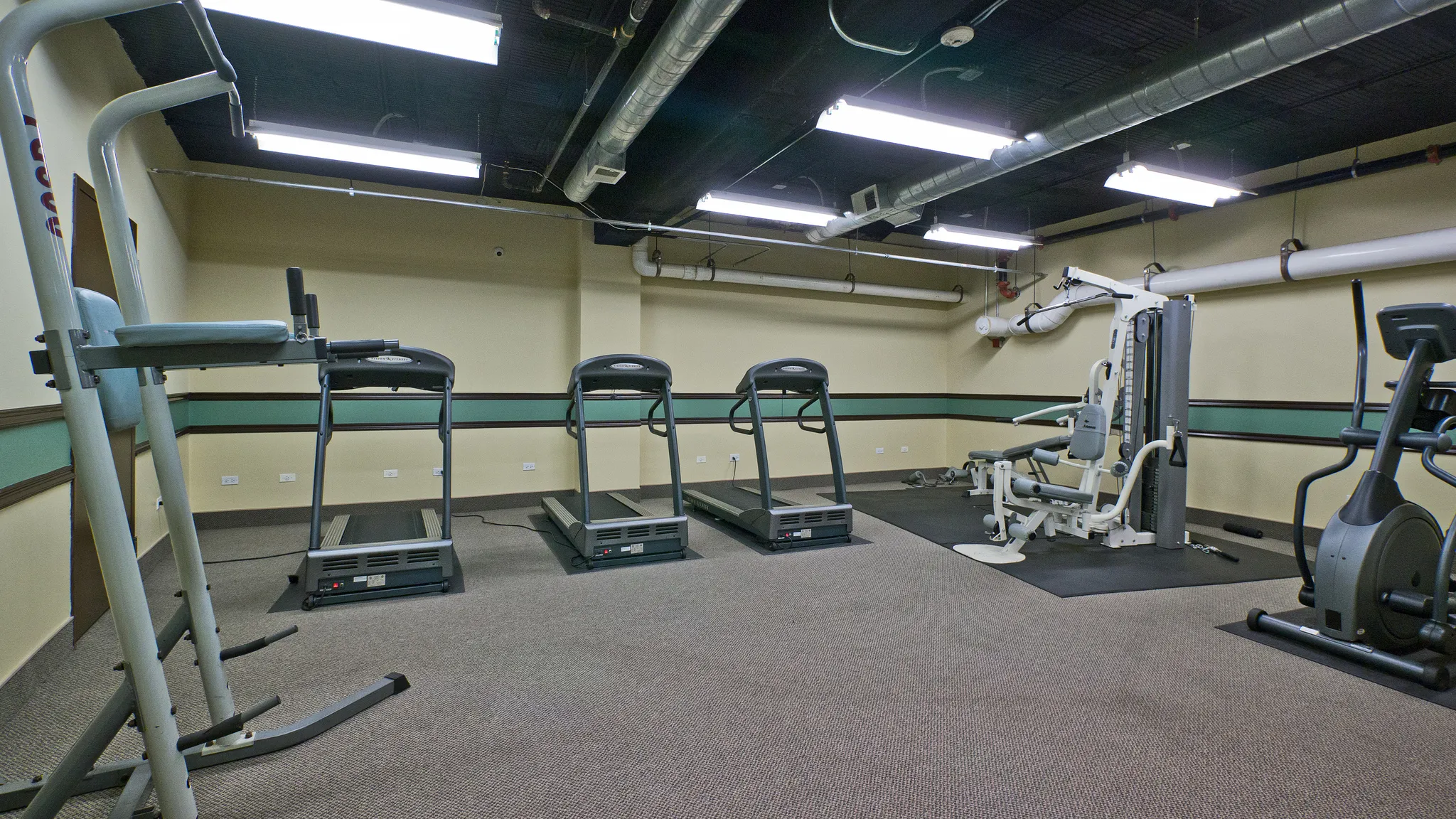 kitchen with white cabinets at 860 Hinman Apartments in Evanston Illinois