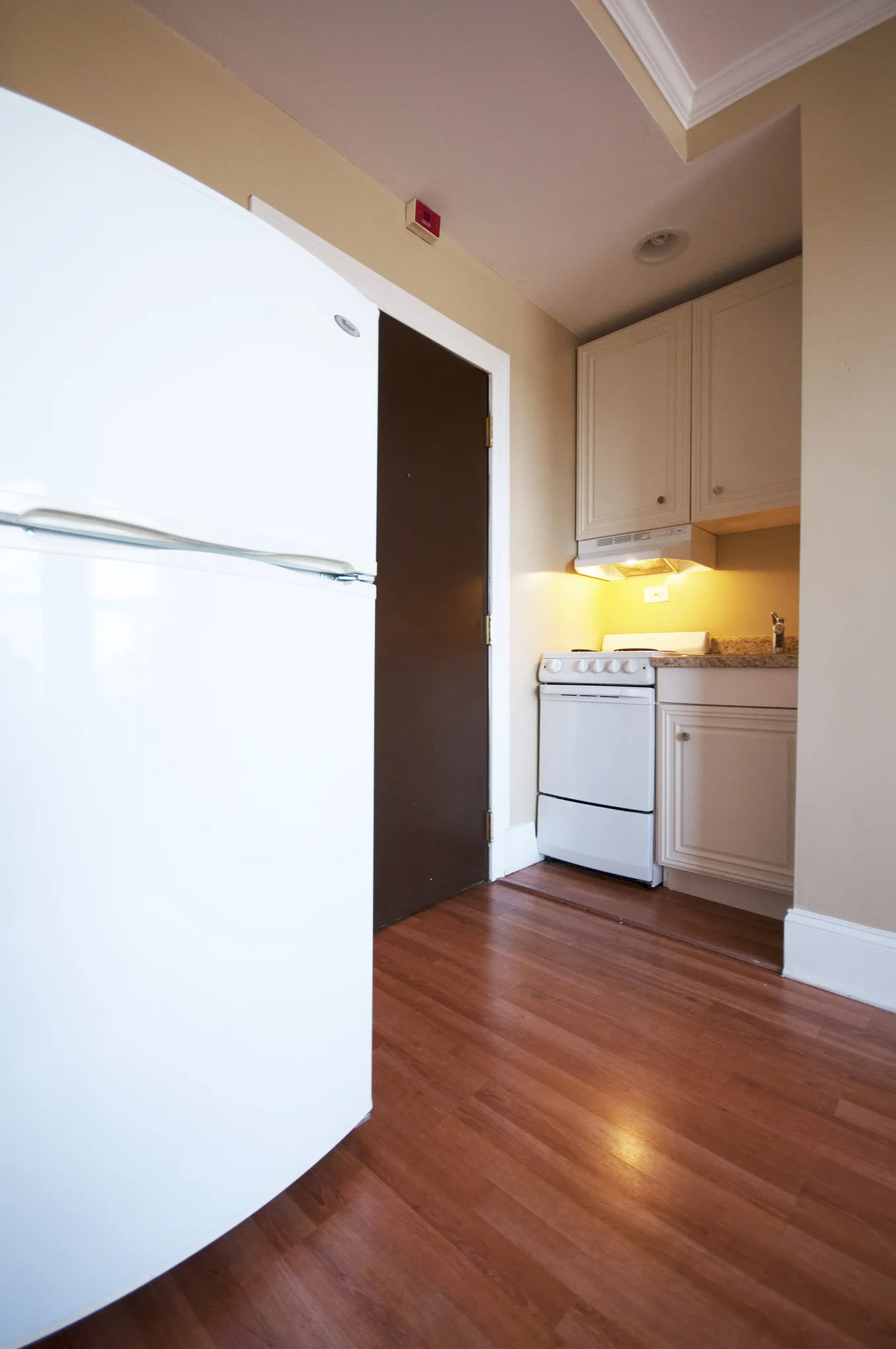 kitchen with white cabinets at 860 Hinman Apartments in Evanston Illinois