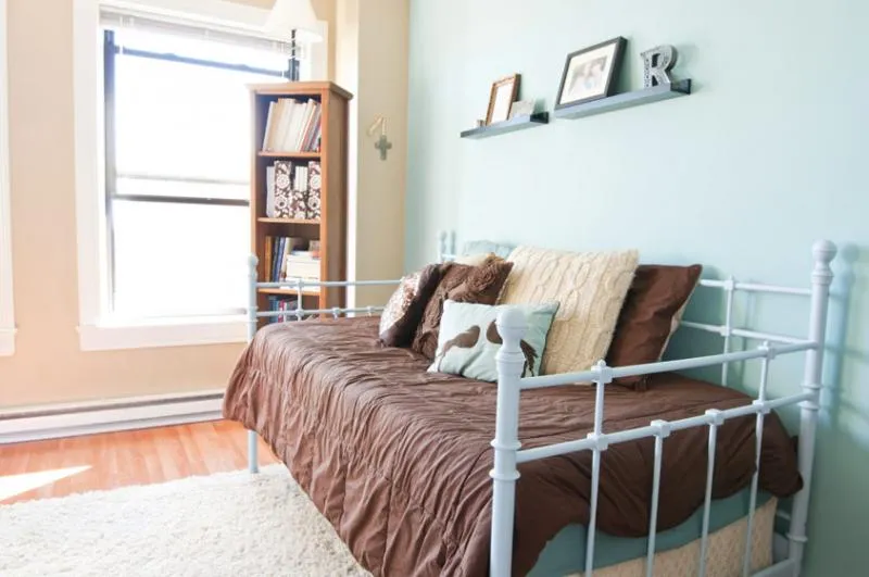 kitchen with white cabinets at 860 Hinman Apartments in Evanston Illinois