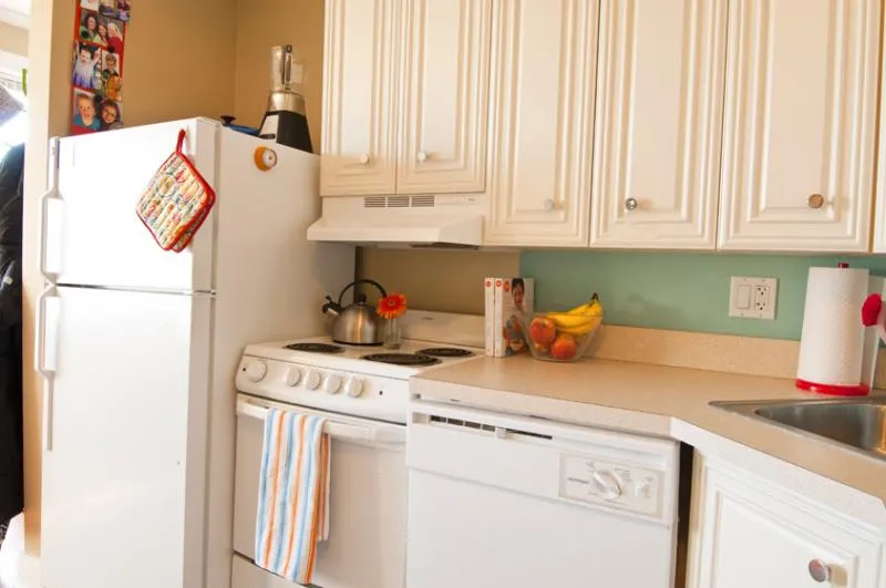kitchen with white cabinets at 860 Hinman Apartments in Evanston Illinois