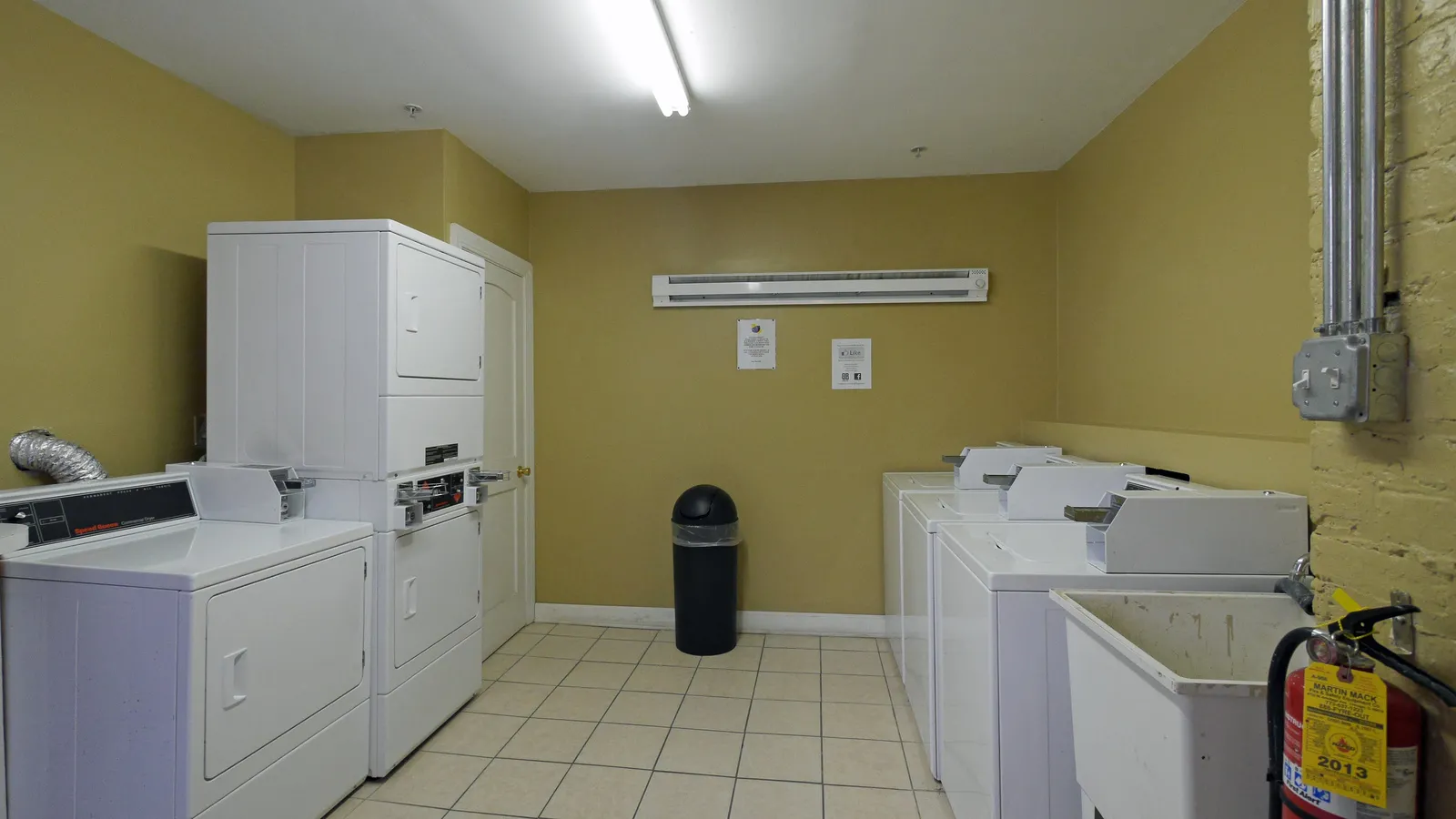 master bedroom in model unit at 828 West Fullerton Apartments