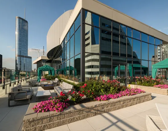 sky lounge at 73 East Lake Apartments in the Chicago Loop