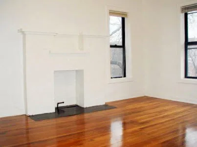 4241 N Kenmore Apartments