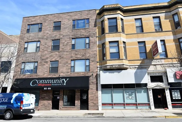 912 West Belmont Apartments