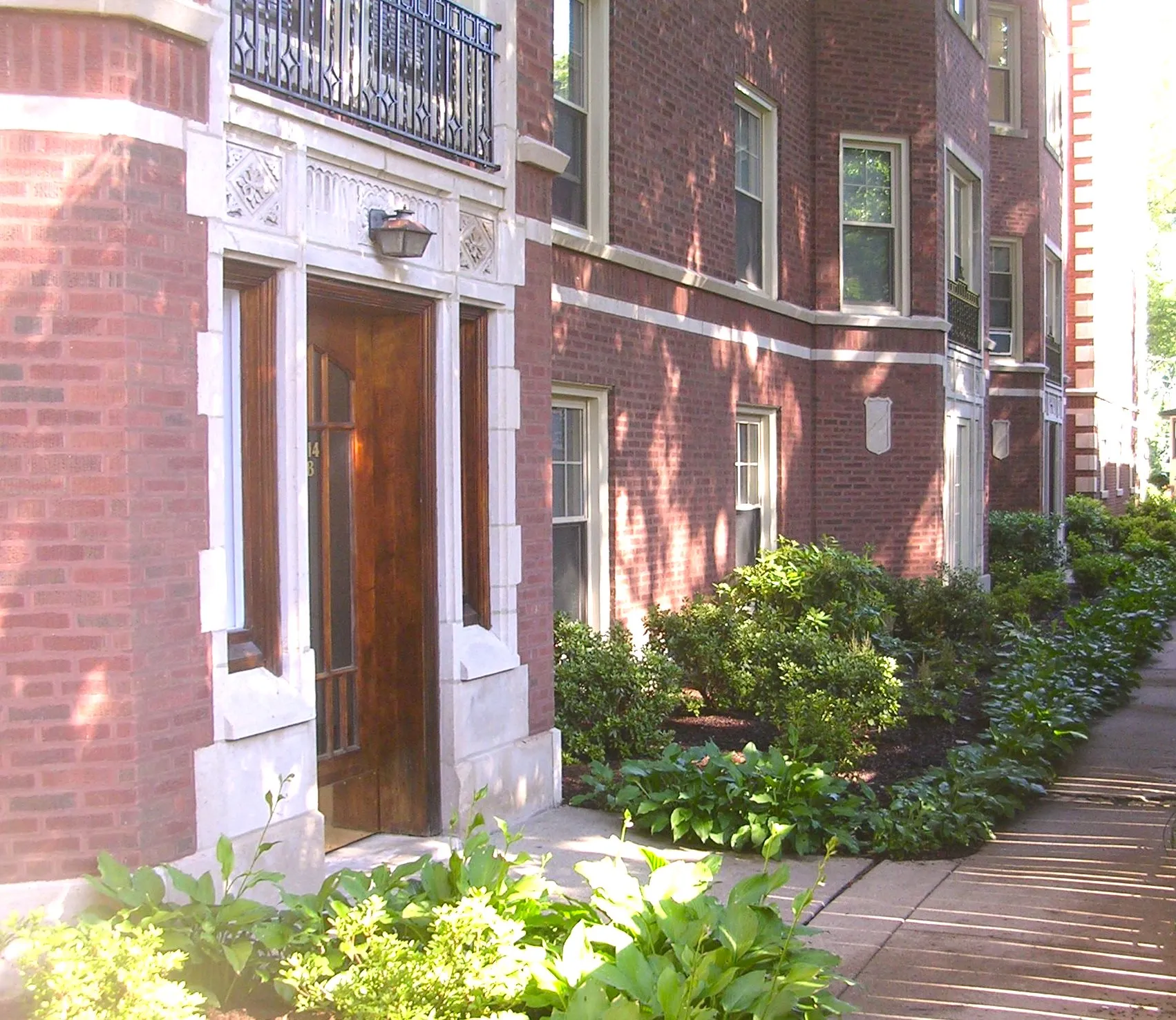 914 Crain Street Apartments