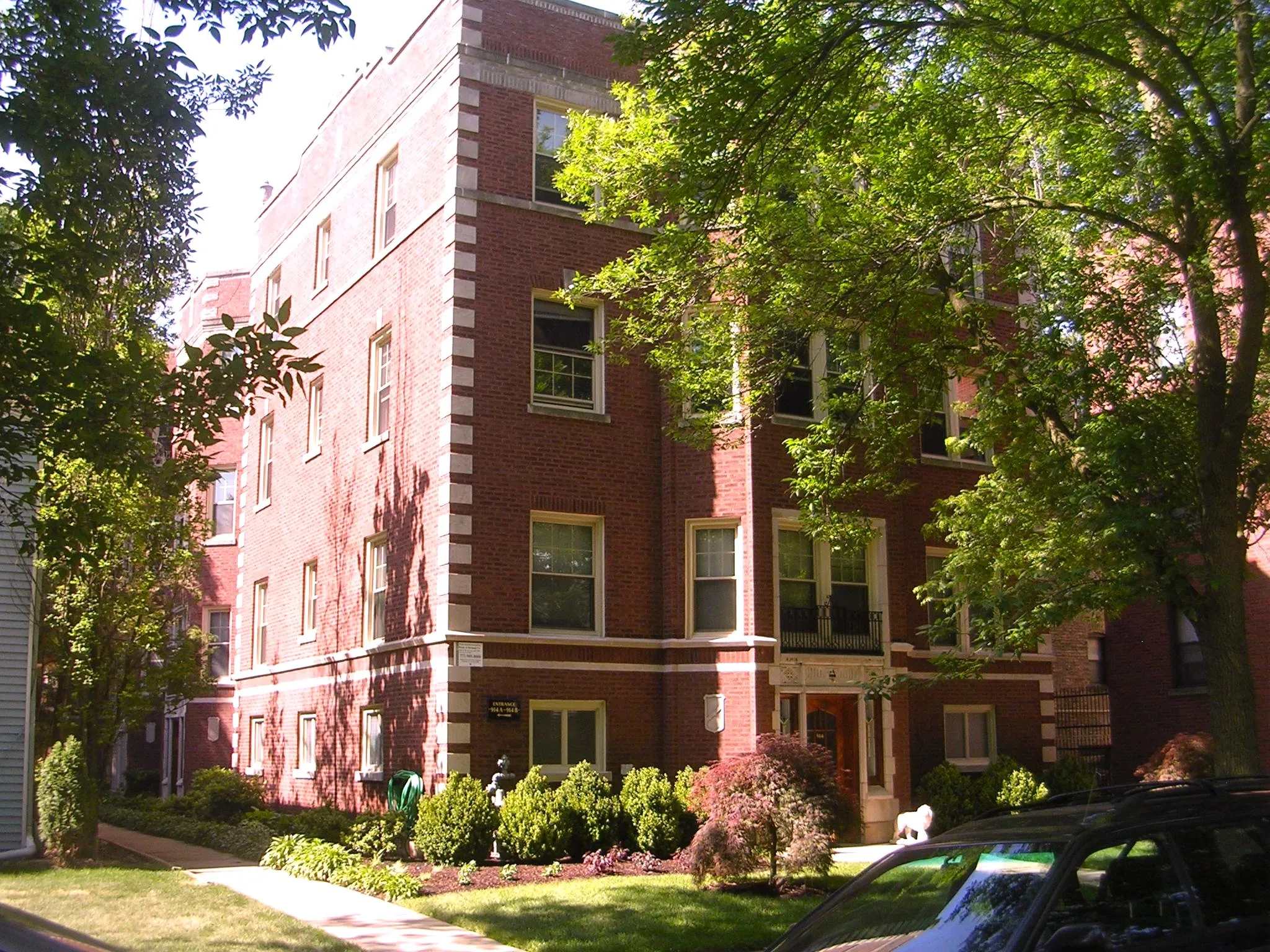 914 Crain Street Apartments