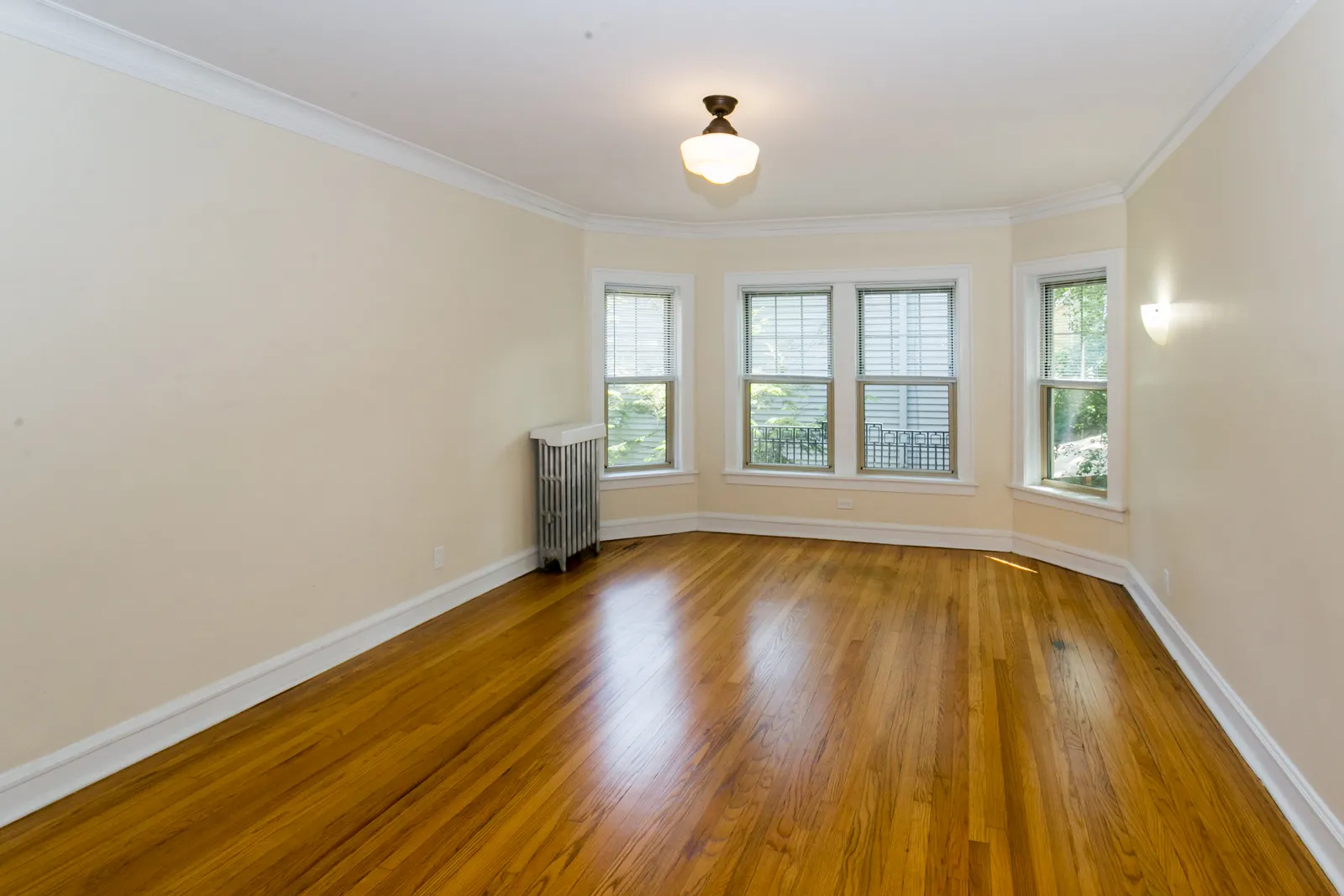 914 Crain Street Apartments