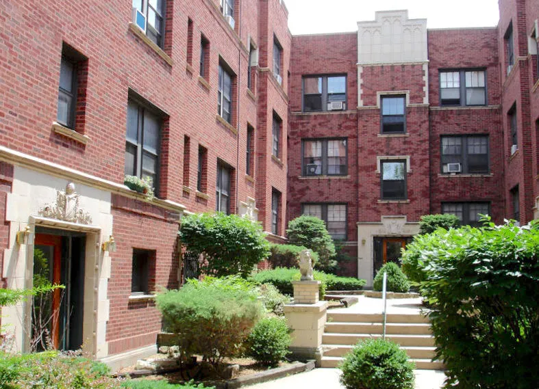 915 West George Apartments