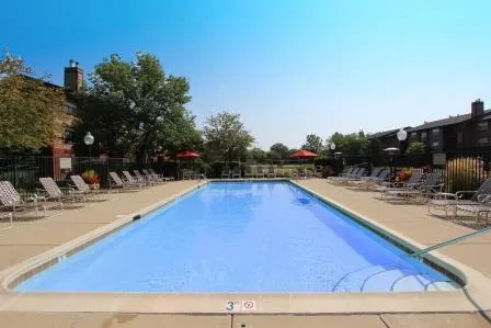 348  GLENWOOD DR 60108-Camden at Bloomgindale-Blooimgdale-IL