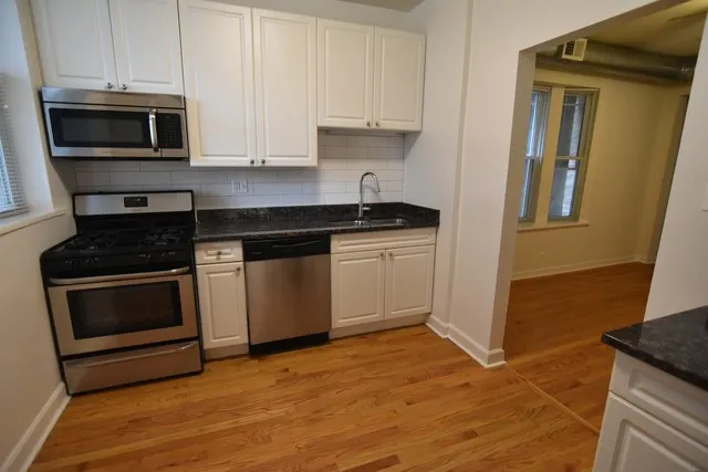 953 W Fletcher / 3115 N Sheffield Apartments