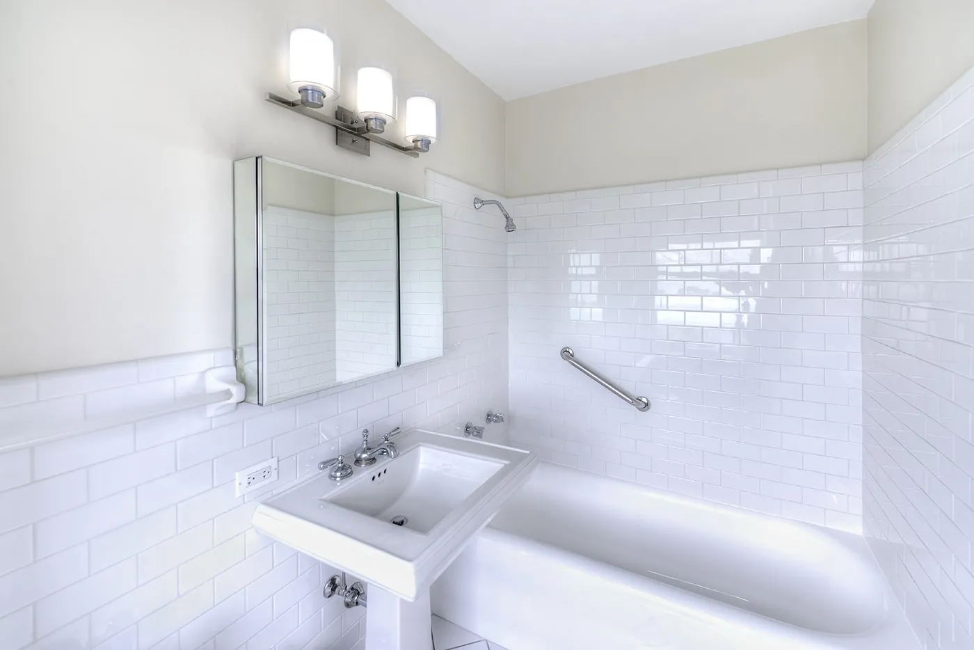 3260 & 3270 N Lake Shore Drive Apartments