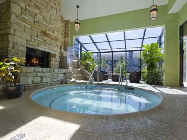 Brookdale Lakes Apartments