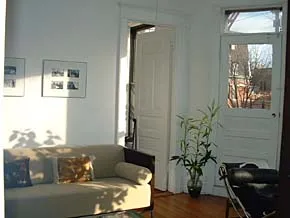 outside of 530-540 W Armitage Apartments in Lincoln Park