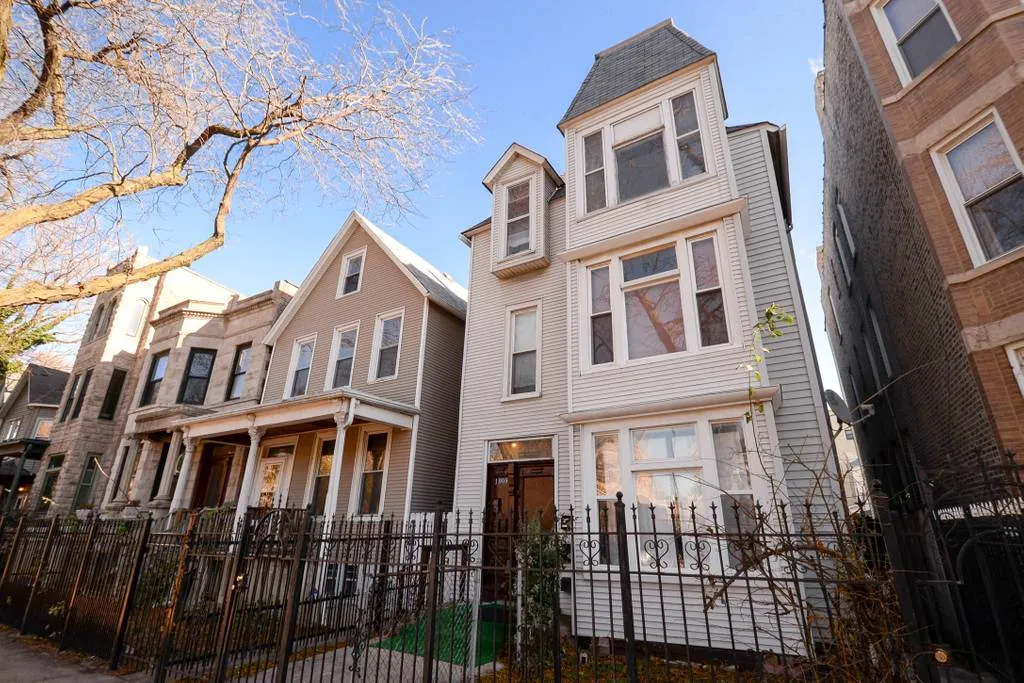 1909 N KEDZIE AVE 60647-1909 N Kedzie-unit#3-Chicago-IL