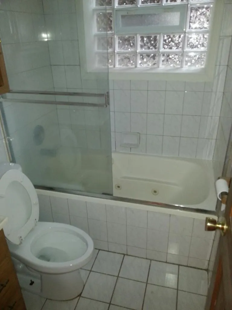 outside front of 3733 North Janssen Apartments in Lakeview Chicago