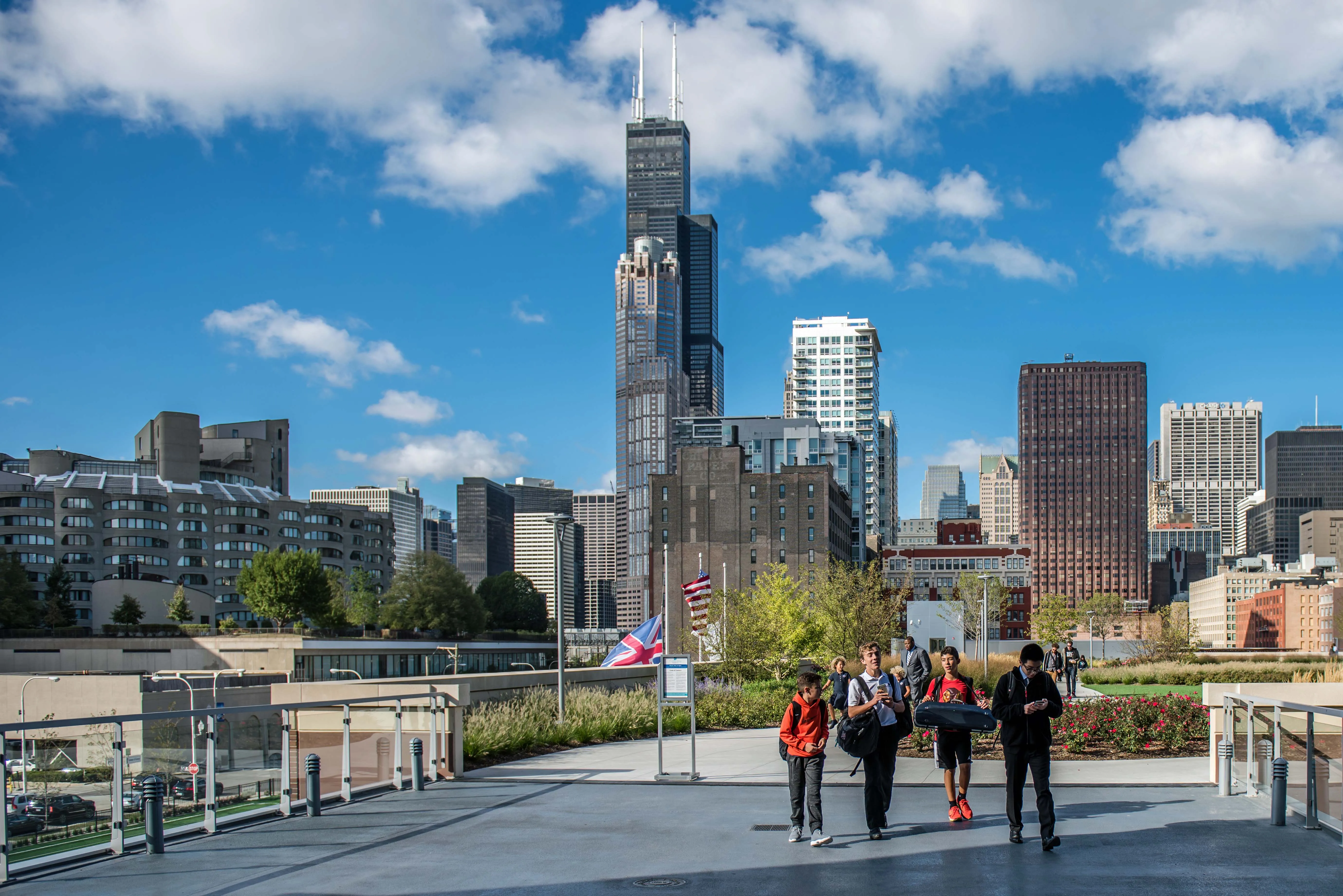 dining room at Roosevelt Collection Lofts in the South Loop