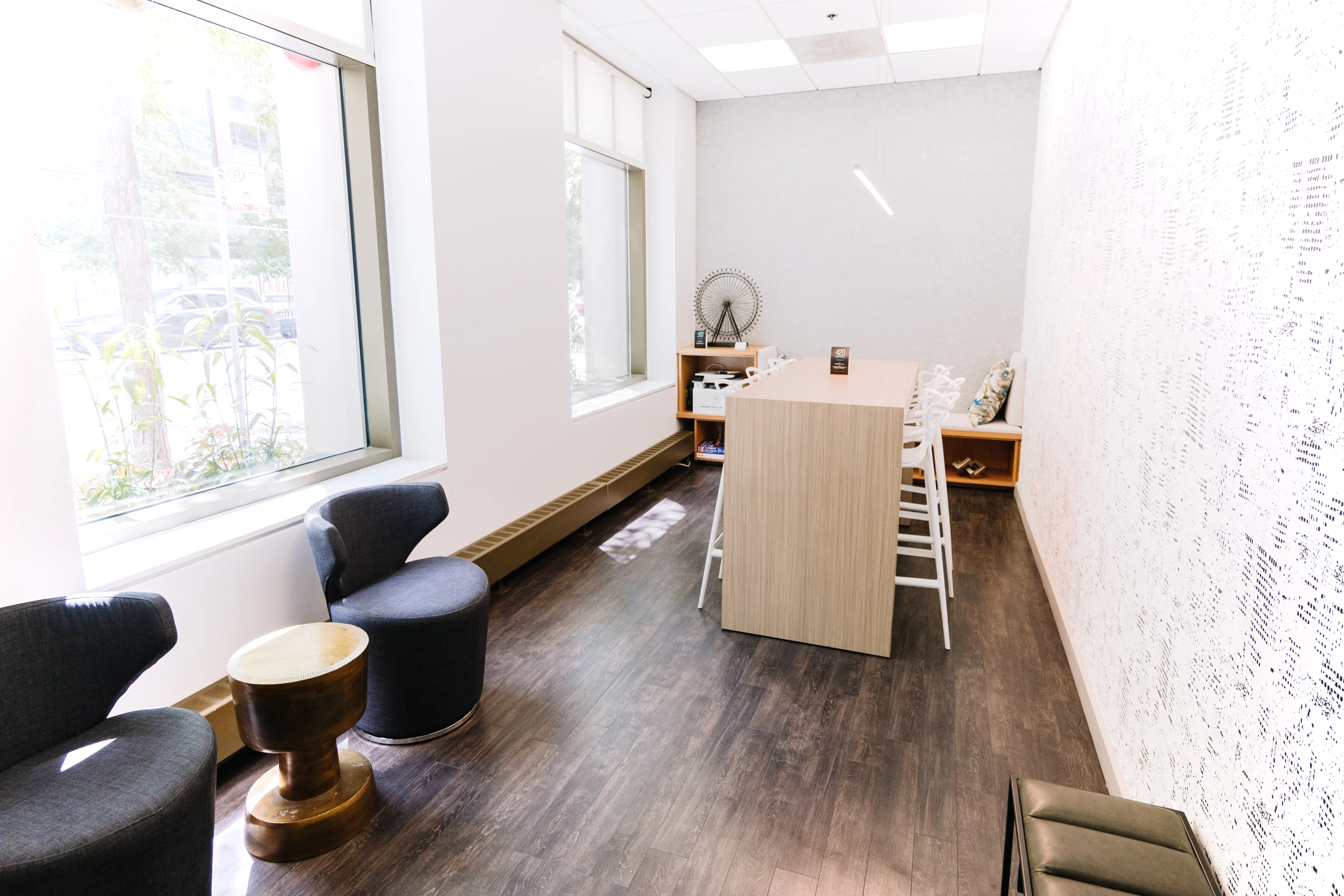24 HR Business center at 420 E Ohio Apartments in Streeterville Chicago