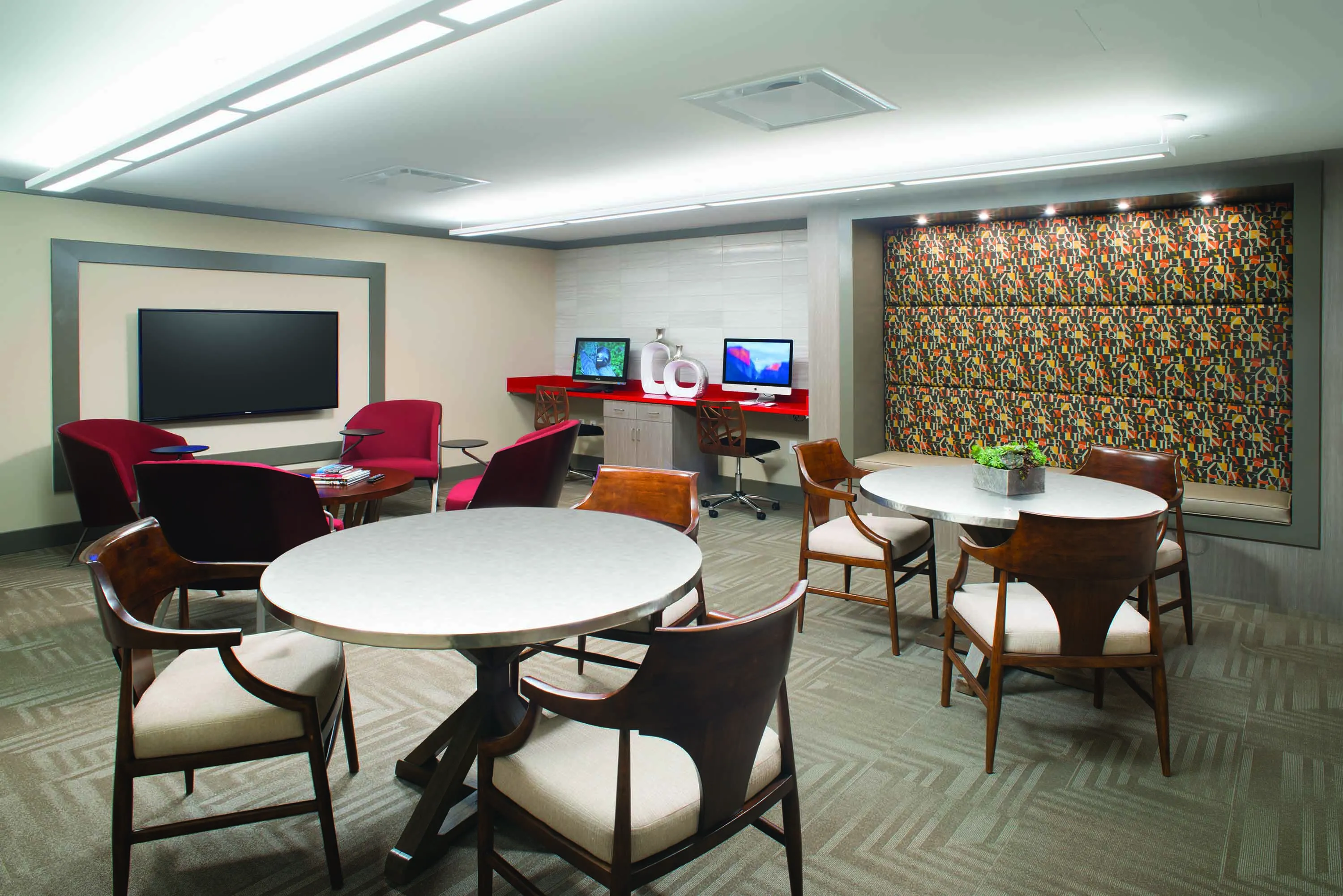 Vantage Oak Park Apartments