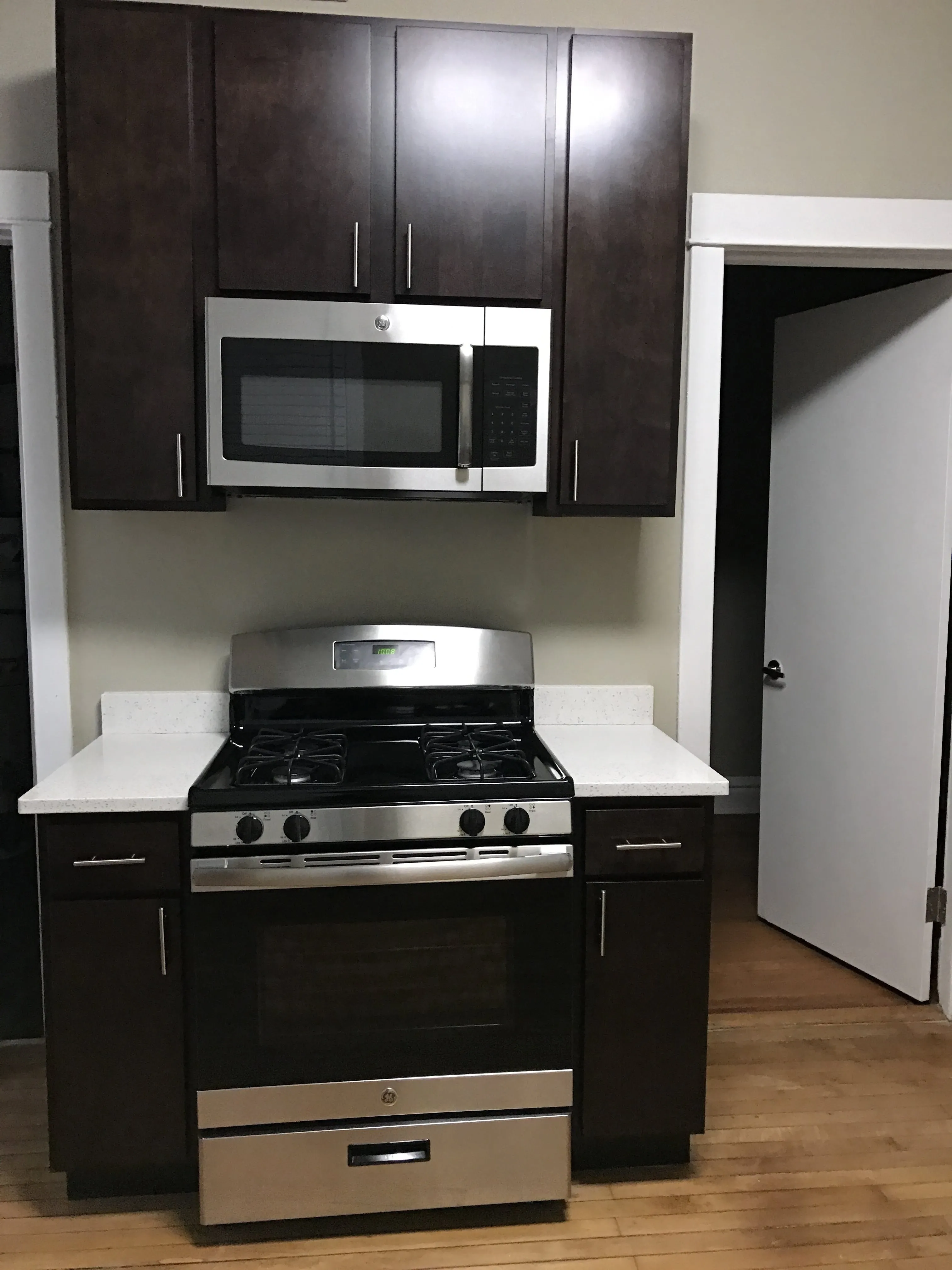 1841 N Hermitage Apartments