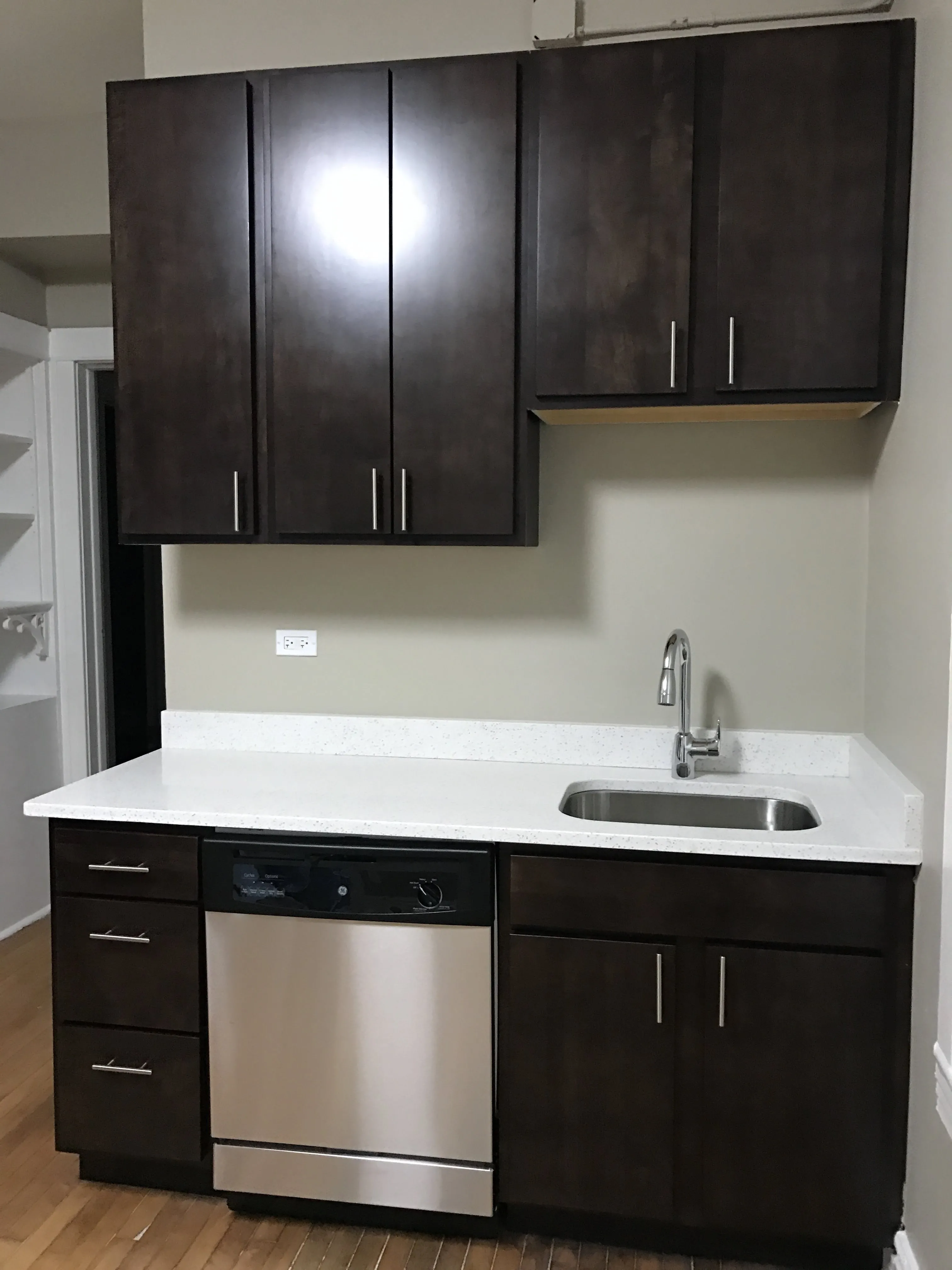 1841 N Hermitage Apartments