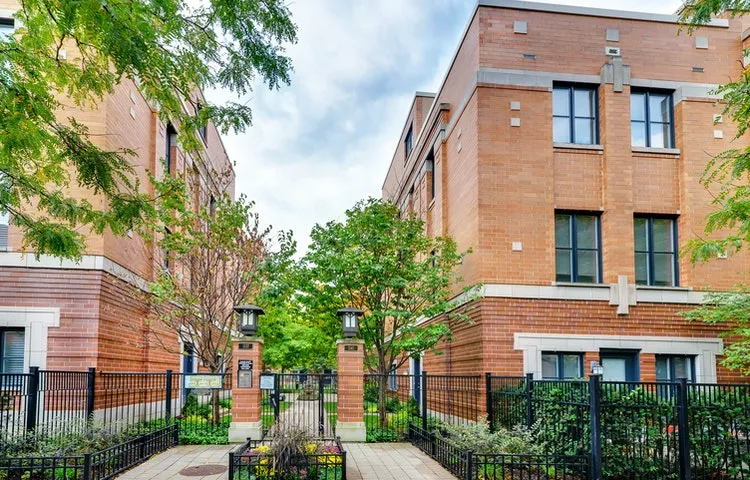 Chelsea Townhomes Apartments