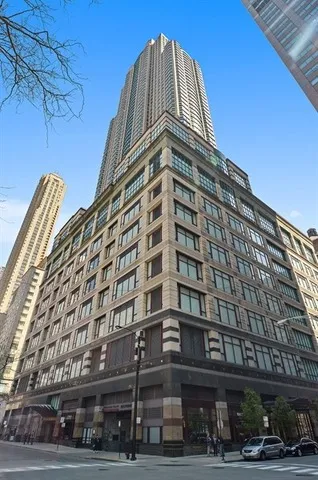 Chicago Place Apartments