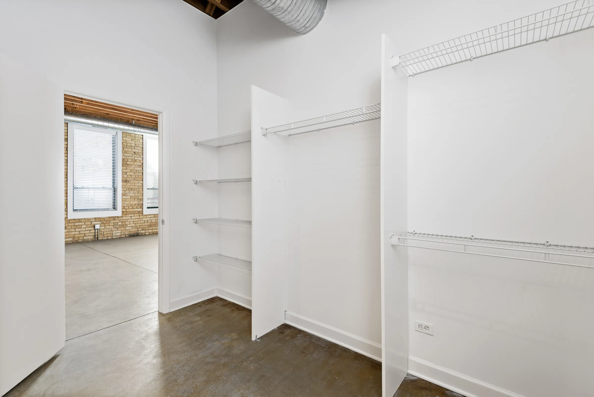 kitchen at 945 West Fulton Market Lofts