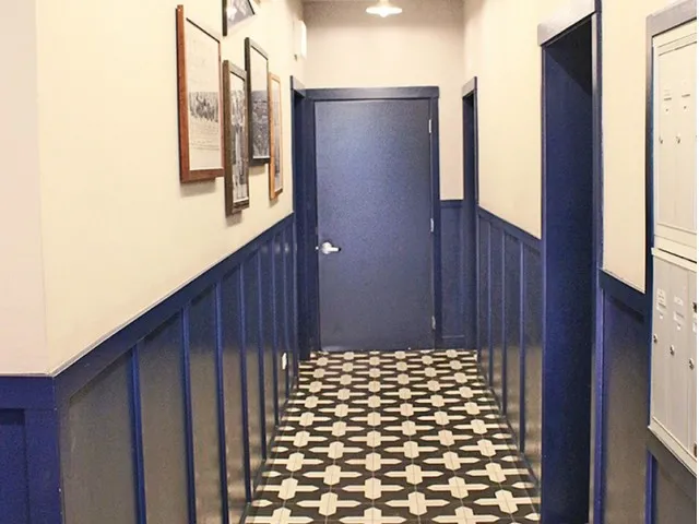 1045 West Cornelia Apartments