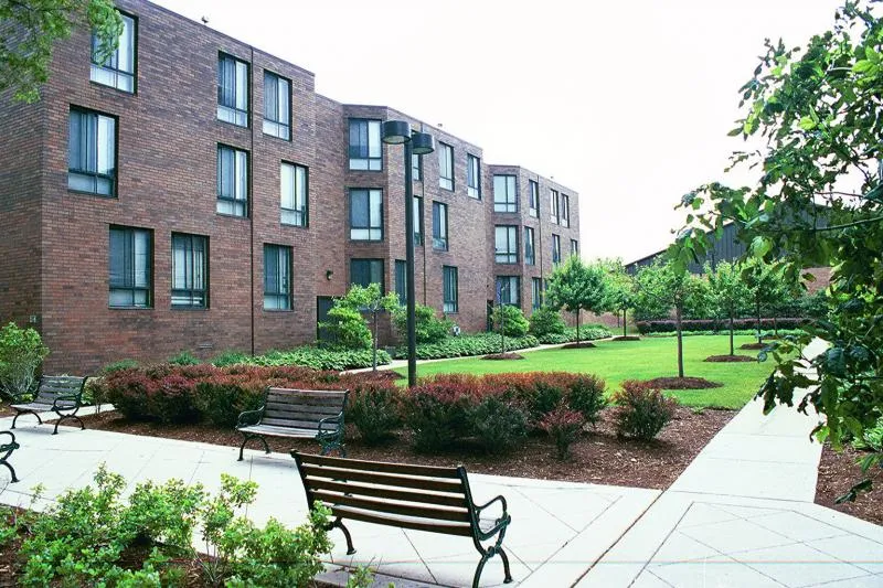 looking up at 4700 Lake Park Apartments in chicago