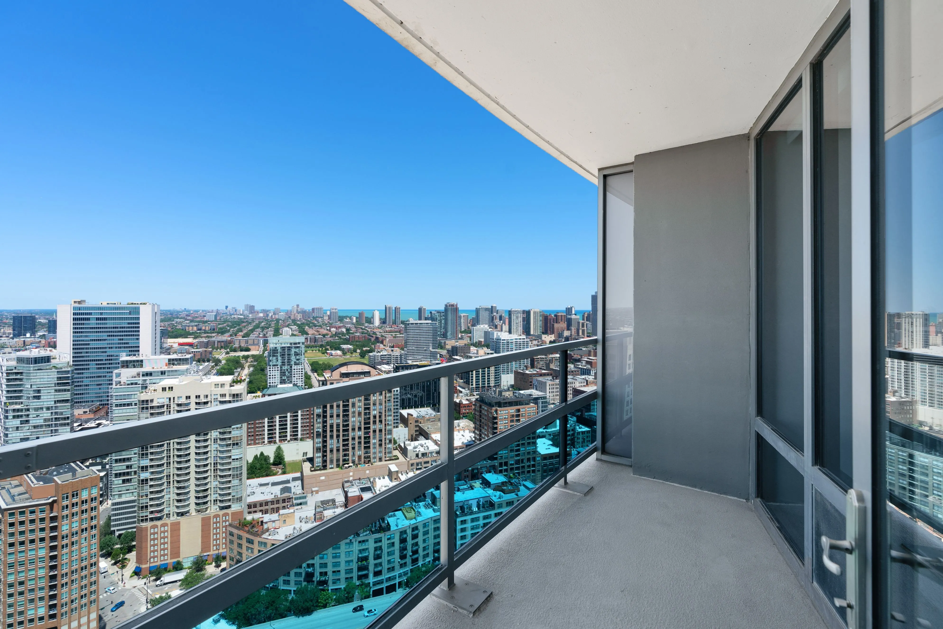 fitness room at Kingsbury Plaza Apartments