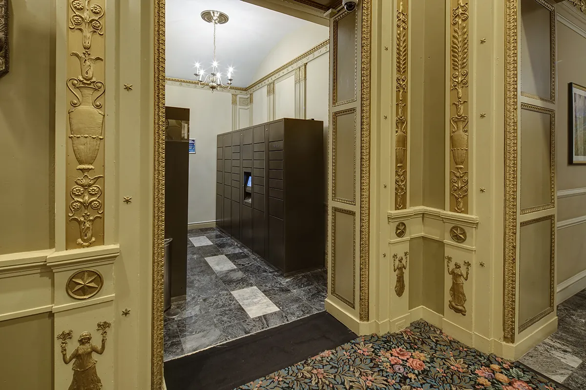 looking up at the vintage Wyndham Apartments in Edgewater Chicago