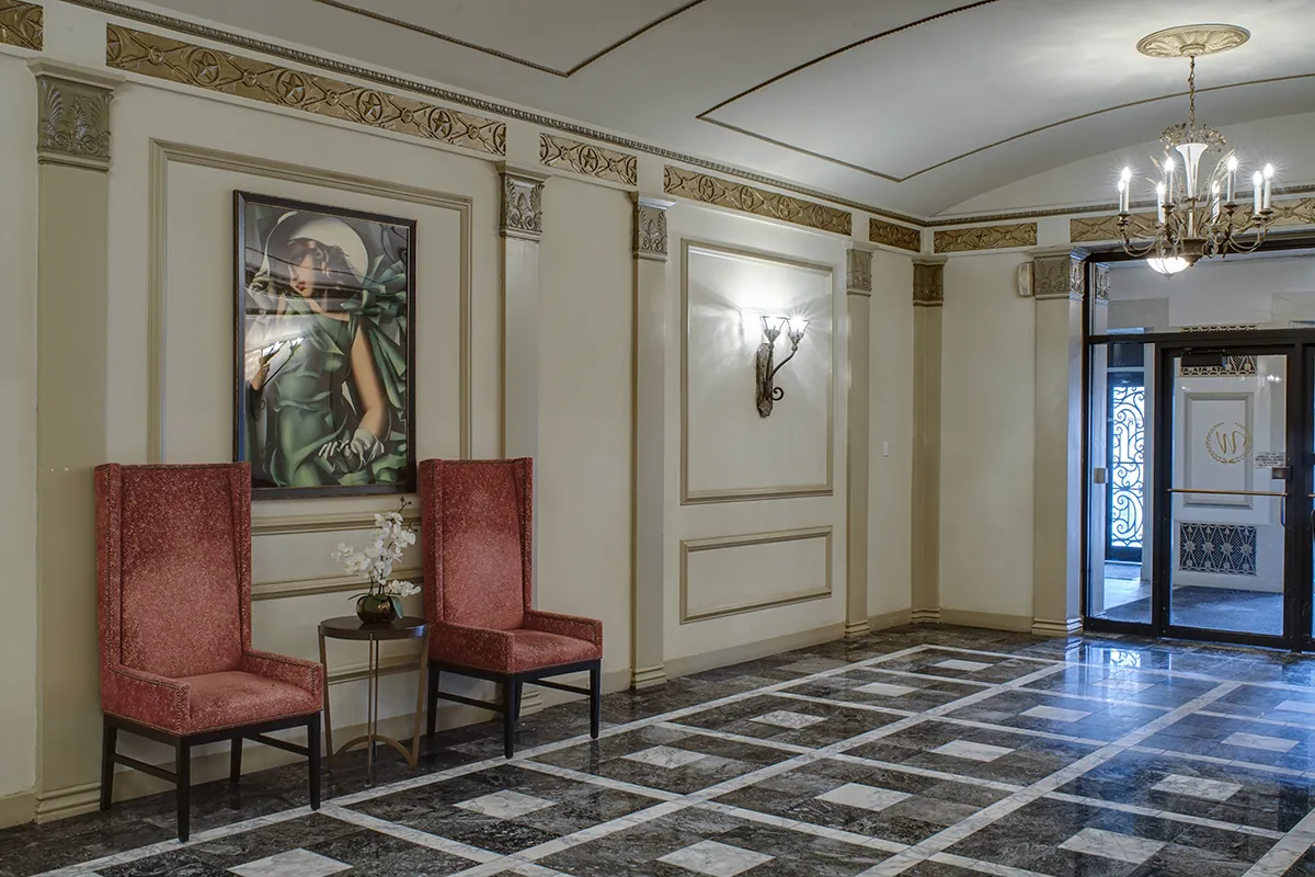 looking up at the vintage Wyndham Apartments in Edgewater Chicago