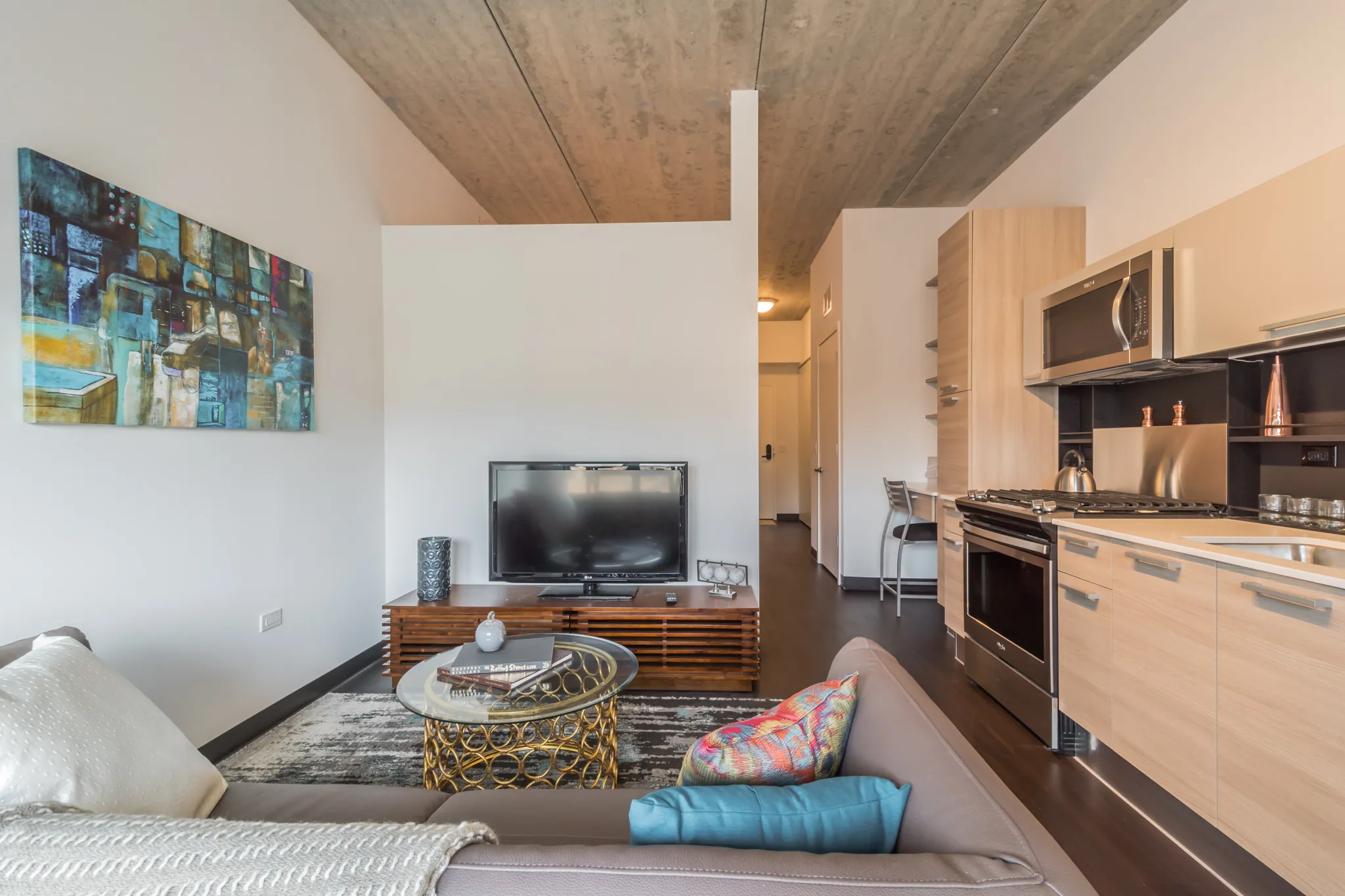 kitchen model at Seven 10 West Apartments in River West Chicago
