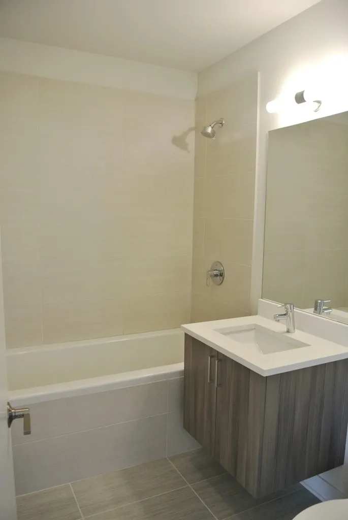 model kitchen at 838 West Erie Apartments in Chicago