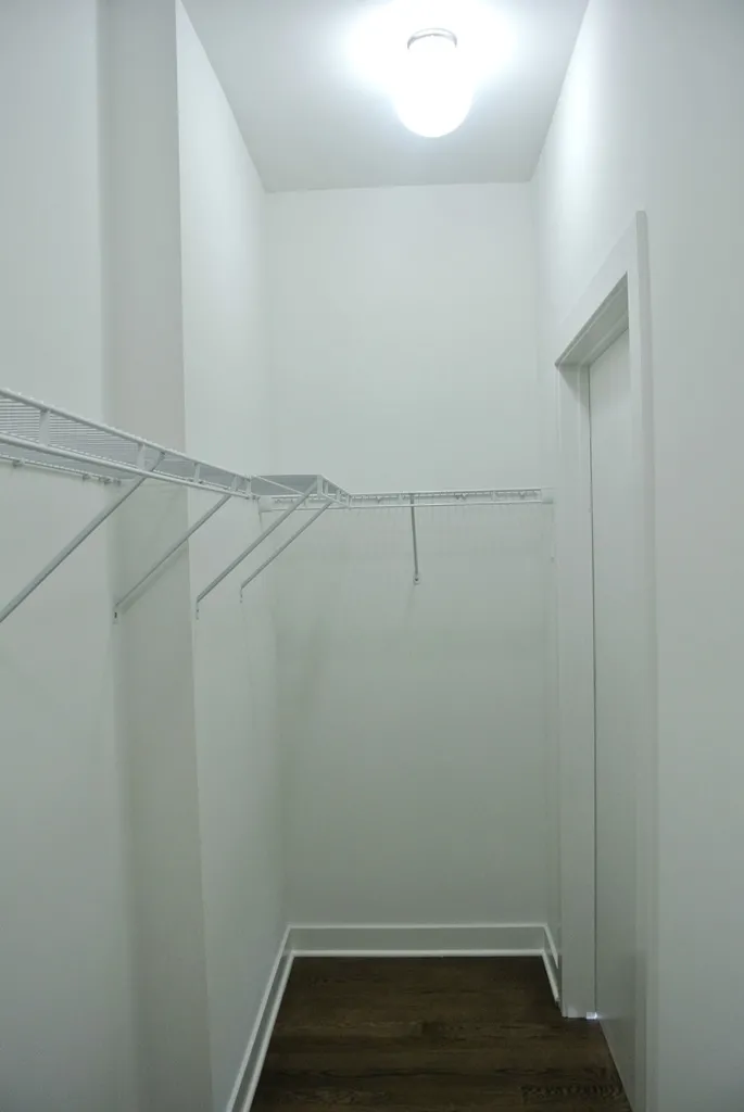 model kitchen at 838 West Erie Apartments in Chicago