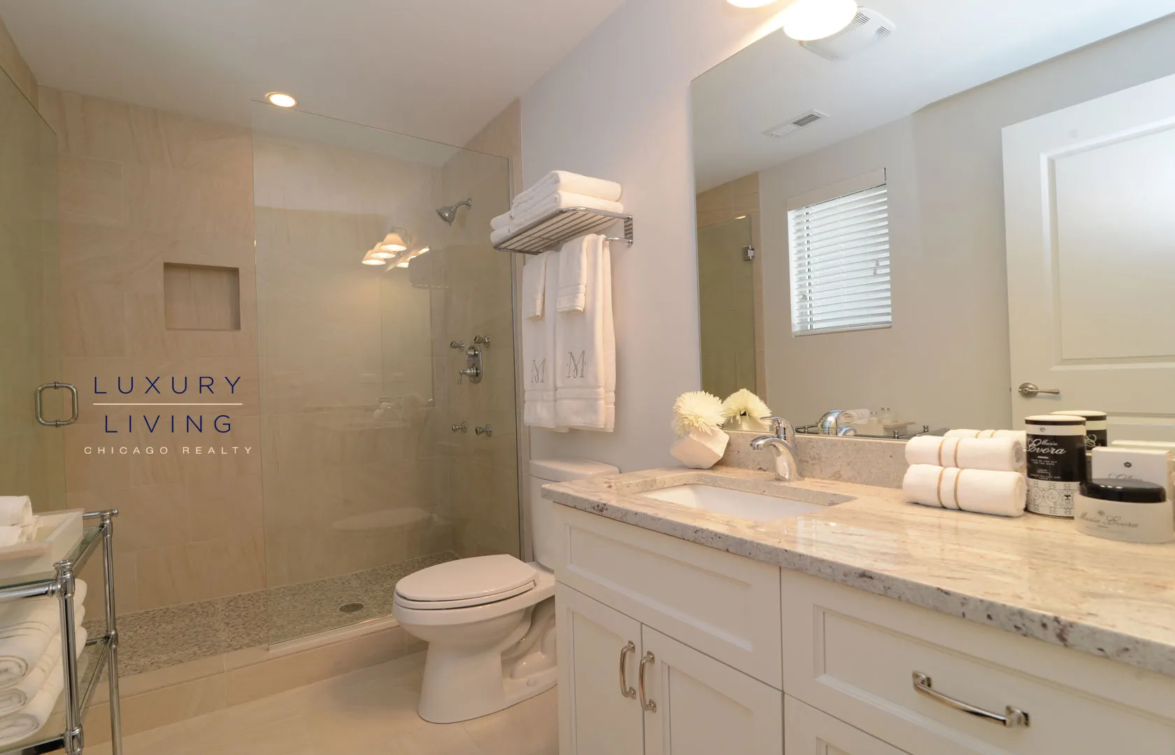 model kitchen at The Aberdeen West Loop Apartments