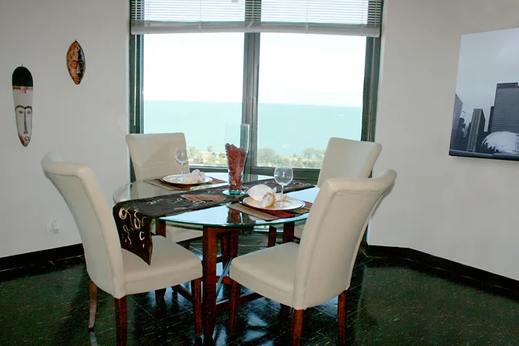 looking up at 4700 Lake Park Apartments in chicago