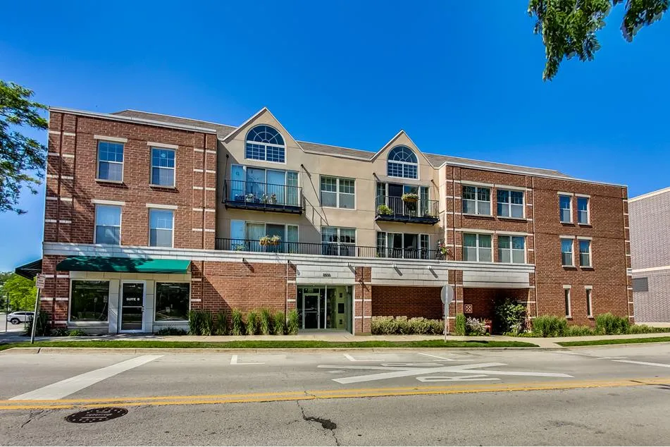 1800 DEWES ST 60025-Dewes Court Condominiums-unit#3rdFl-Northbrook-IL