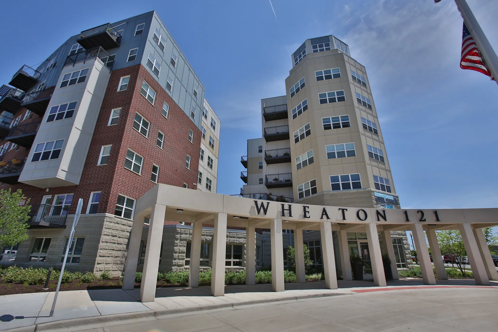exterior entrance of Wheaton 121 Apartments in Wheaton, IL 