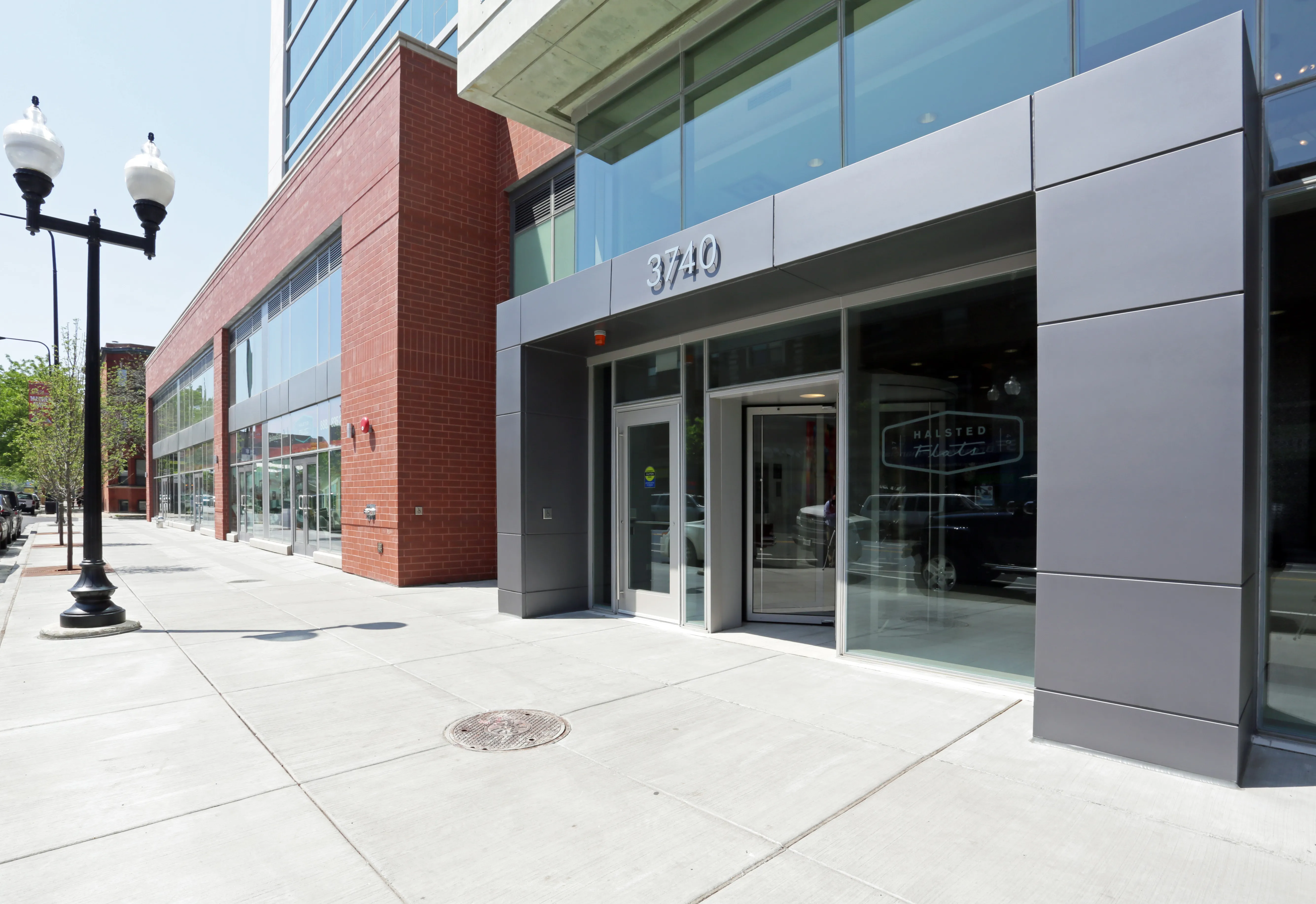 living area and kitchen at Halsted Flats Apartments in Chicago