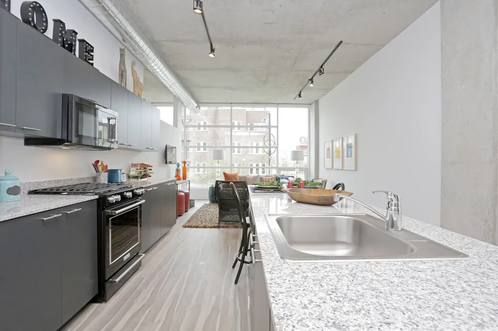 white kitchen at 1819 Lofts in Wicker Park Chicago