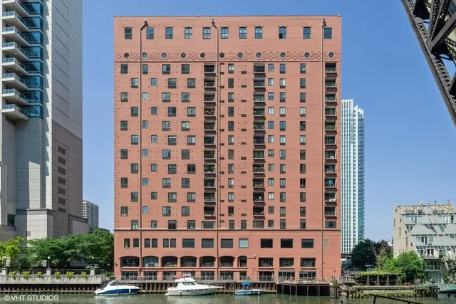  Fulton House Apartments