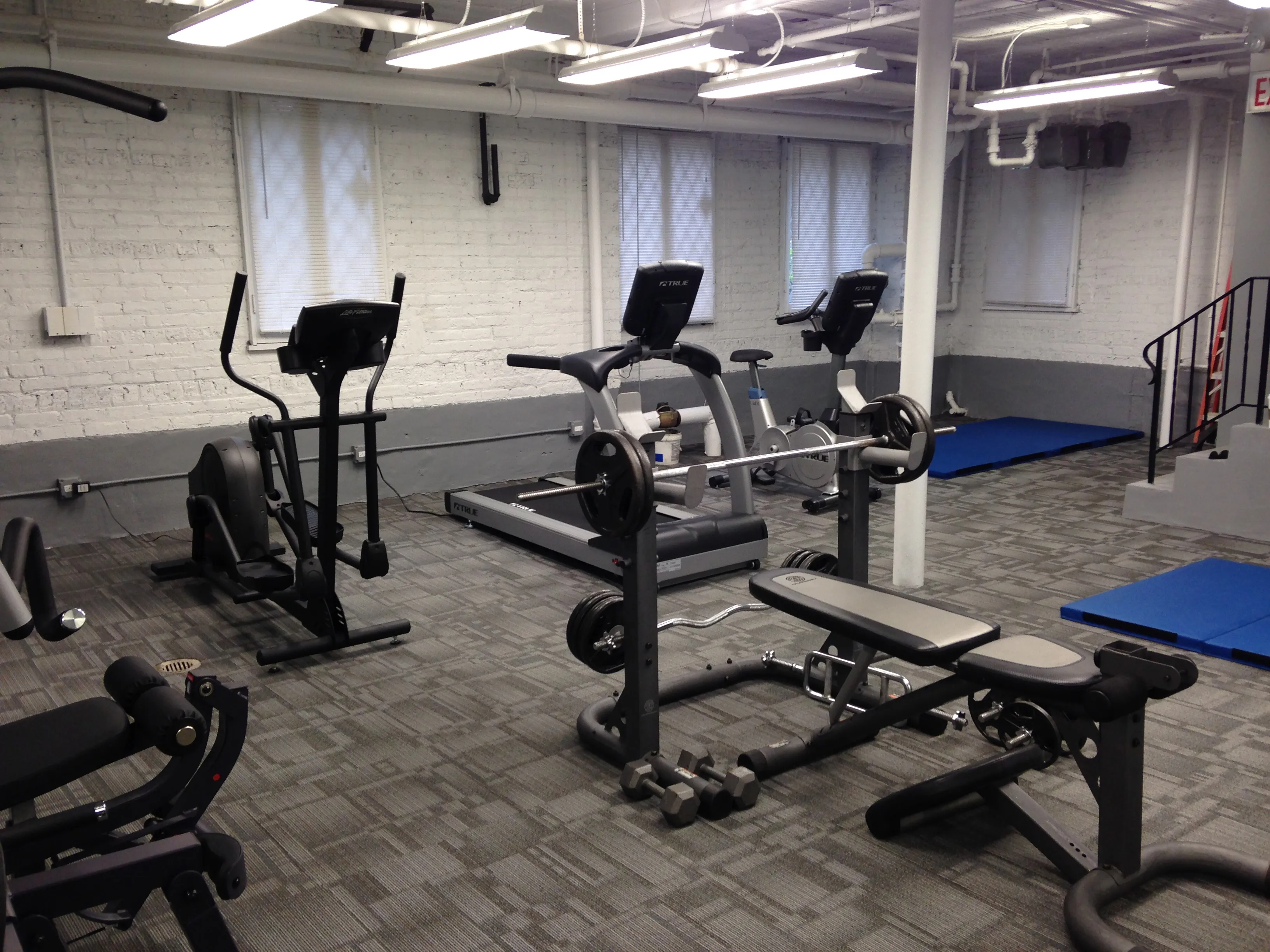 525 W. Cornelia / 520 W. Stratford Apartments