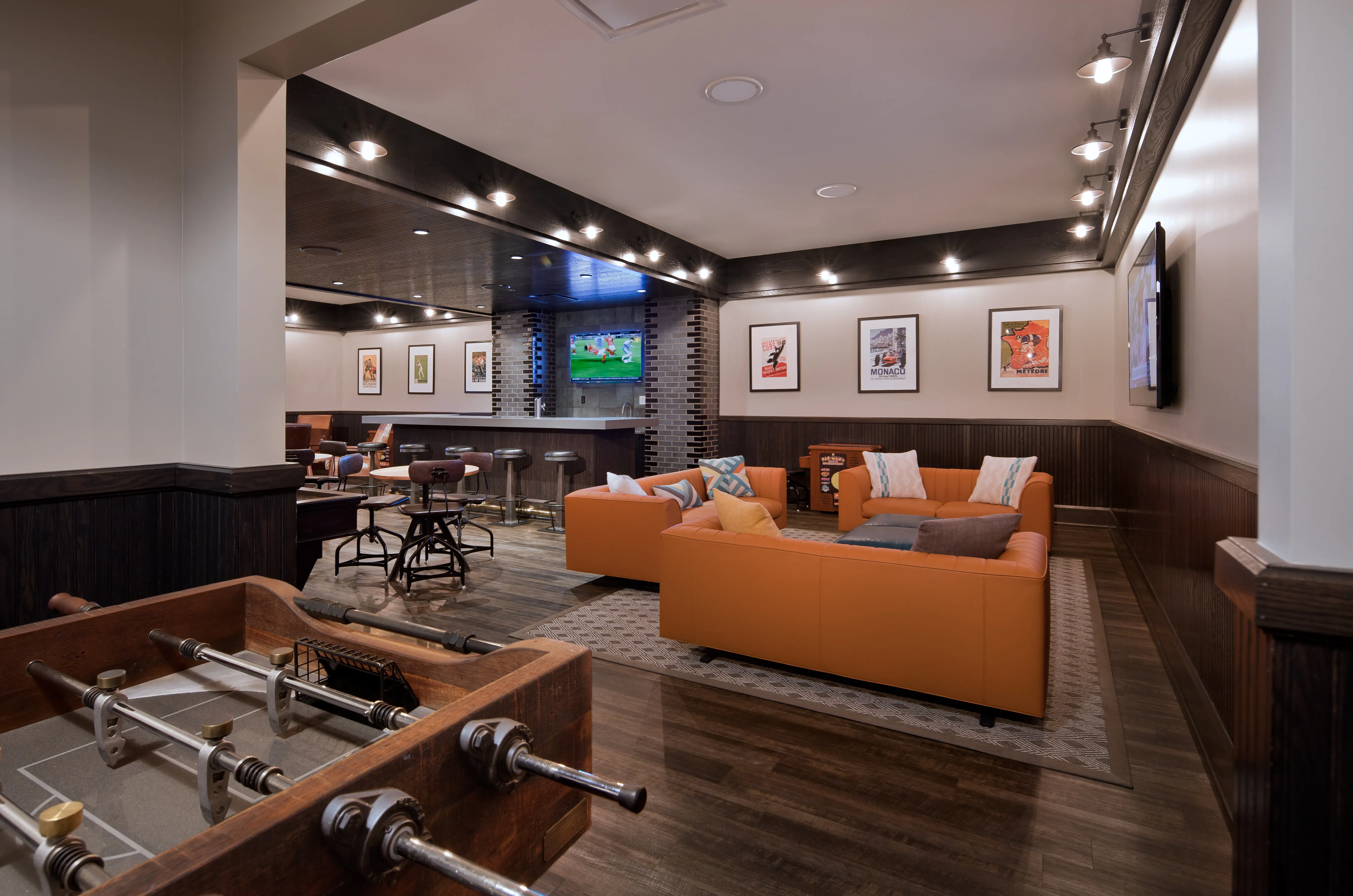 living room and skyline view at 1000 South Clark Apartments