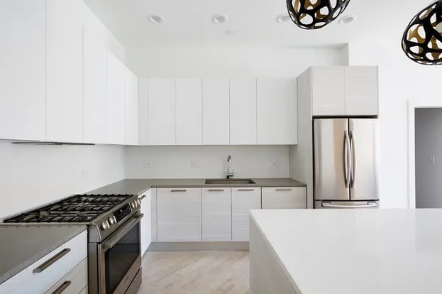 front of building at 2228 North Halsted Apartments