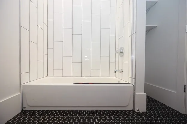 front of building at 2228 North Halsted Apartments