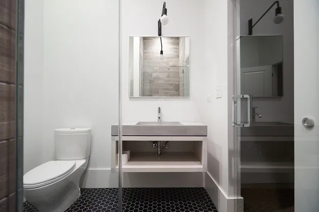 front of building at 2228 North Halsted Apartments