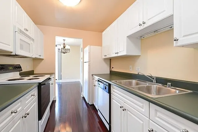 Hermitage on Huron Apartments