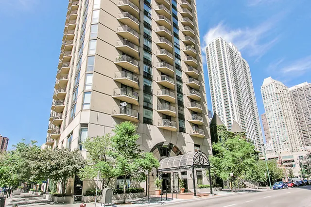 Hermitage on Huron Apartments